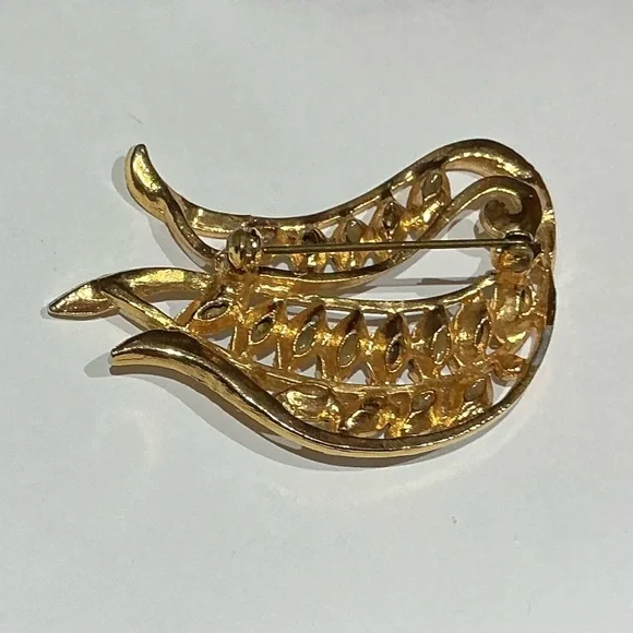 Vintage Elegant Gold and Iridescent Aurora Borealis Crystal Brooch - Picture 2 of 2